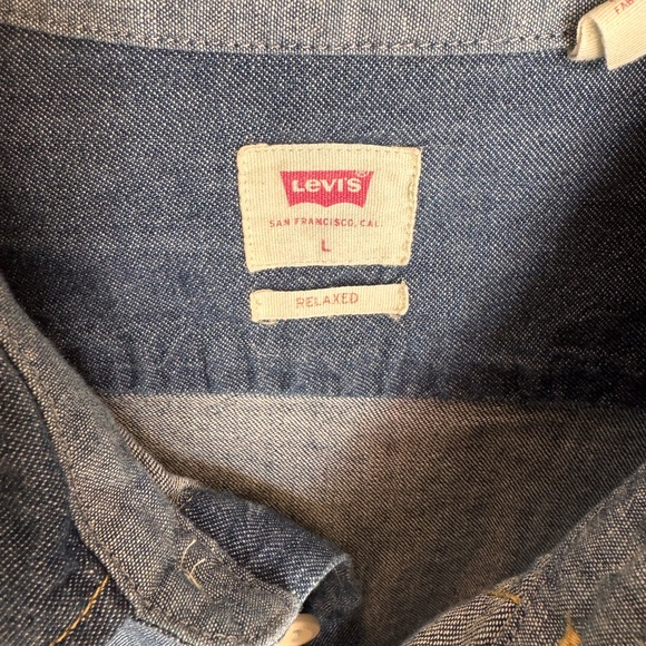 Levi’s Classic Denim Shirt - Picture 3 of 7